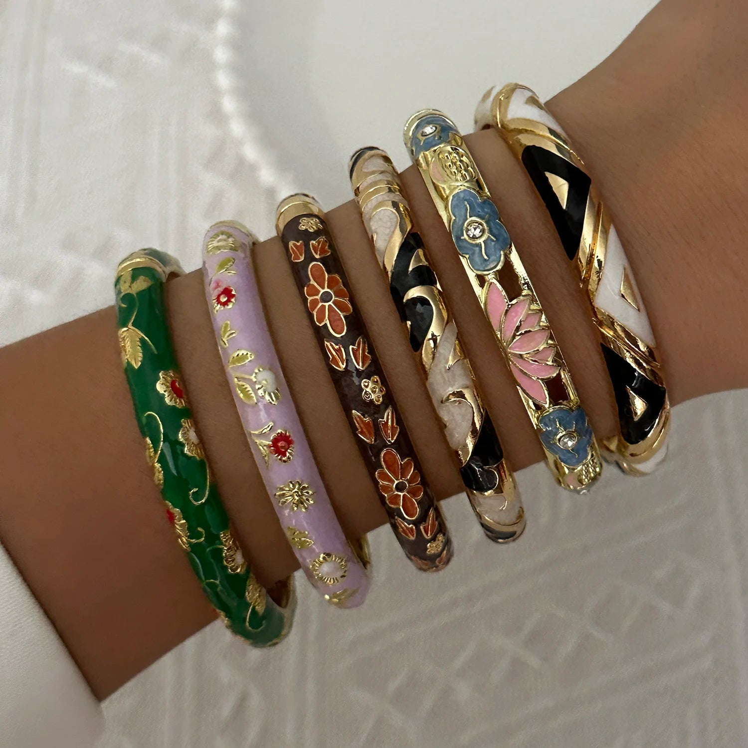 Bracelet Fleur Émaillée Doré Rétro Avec Zircon Brillant
