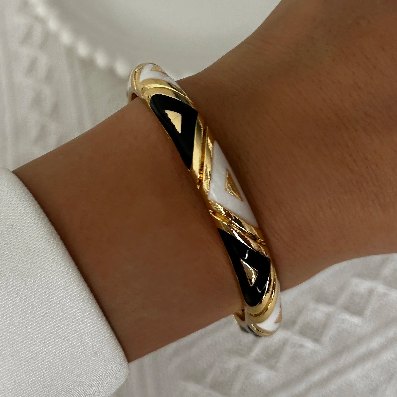 BR26Y0276-6 Couleur du métal Bracelet Fleur Émaillée Doré Rétro Avec Zircon Brillant
