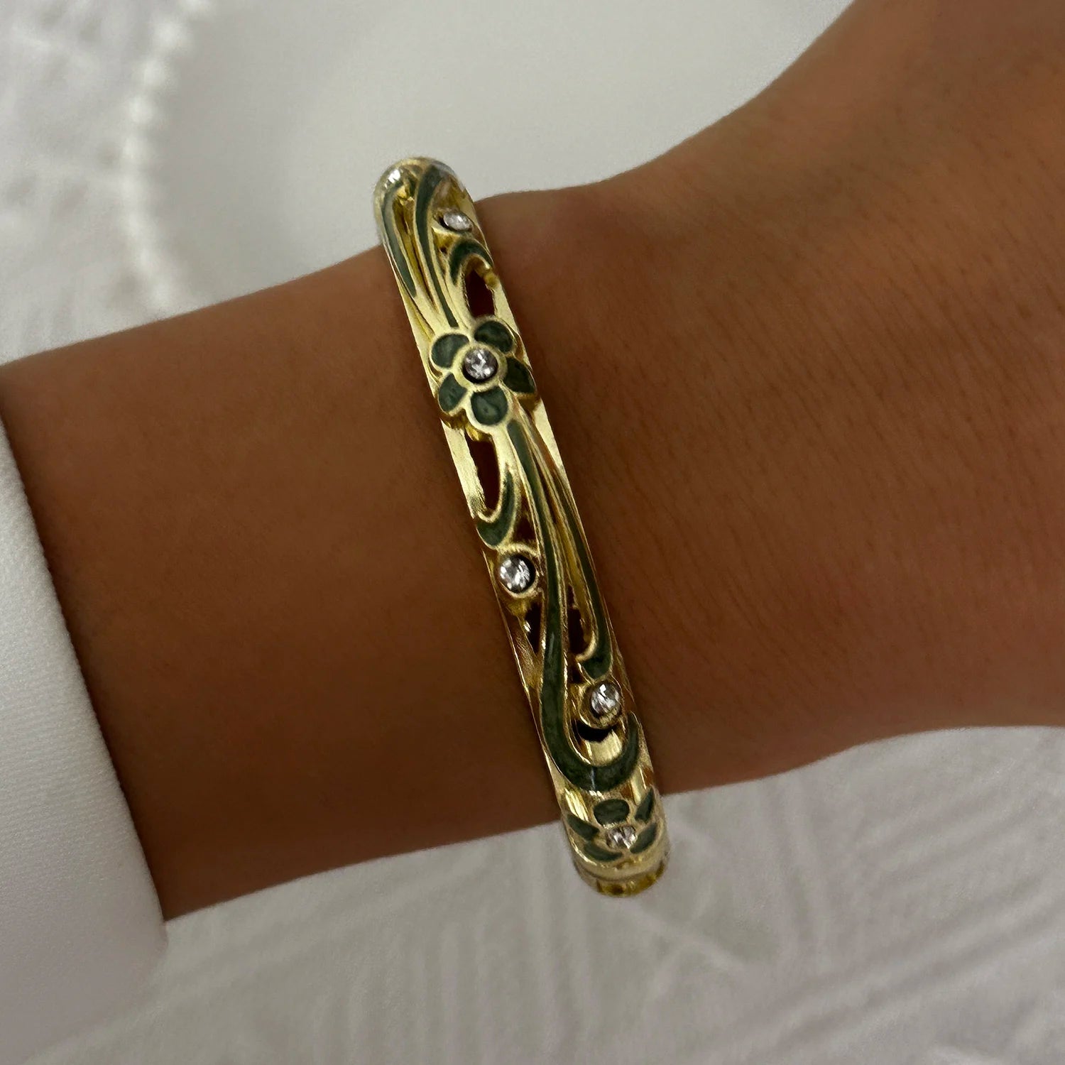 BR26Y0275-4 Couleur du métal Bracelet Fleur Émaillée Doré Rétro Avec Zircon Brillant