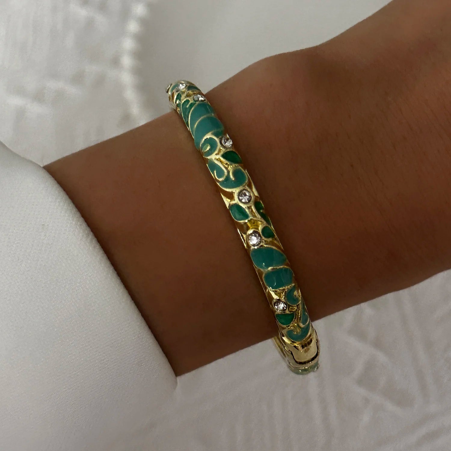 BR26Y0277-1 Couleur du métal Bracelet Fleur Émaillée Doré Rétro Avec Zircon Brillant